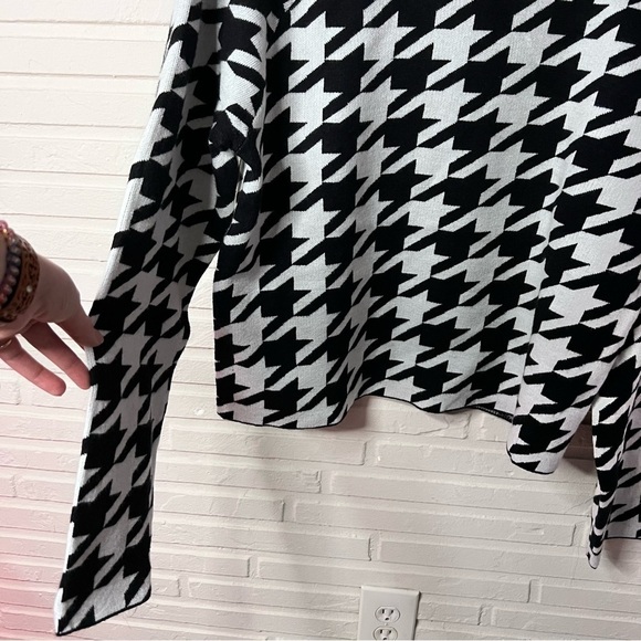 Six Fifty Black and White Houndstooth Long Sleeve Sweater, Women’s Size Small - Picture 7 of 8